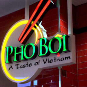 ENSEIGNE LUMINEUSE 3D LED EXTÉRIEURE “PHO BOI” LETTRES BOITIERS 40CM + 400W