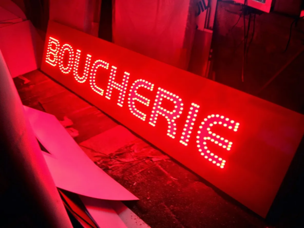 ENSEIGNE LUMINEUSE LED PIQUE EXTERNE BOUCHERIE 200x50cm À INSTALLER
