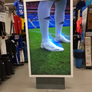 Écran LCD 4K Géant très haute définition, 1 Écran de 65”