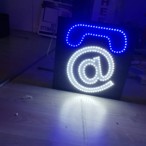 PANNEAU LED EXTERNE ANIMÉ TAXIPHONE + TEL 50x50 cm