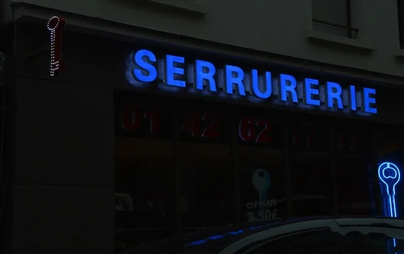 LETTRES LUMINEUSES 3D LED "SERRURERIE" 40CM – ALIM 400W – Image 2