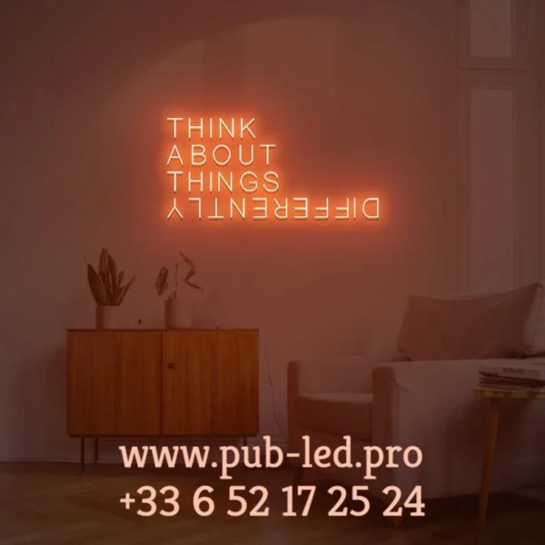 DÉCORATION LUMINEUSE NÉON “THINK ABOUT THINGS DIFFERENTLY” - 50-89 CM - Image 2