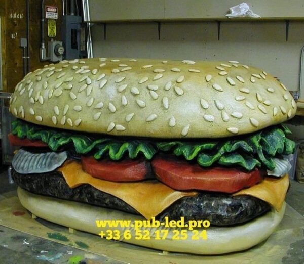 STATUE GÉANTE DE HAMBURGER EN RÉSINE DÉLICIEUSE ET VIVE - Image 2